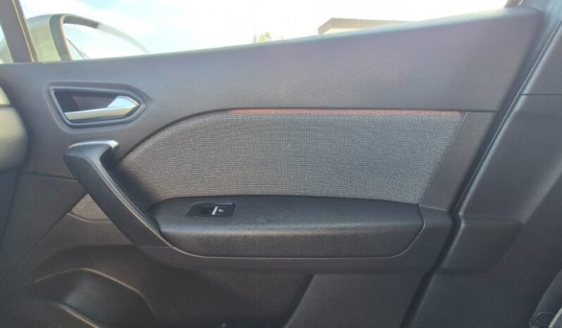 
								Renault CAPTUR TCE TECHNO 2025 completo									