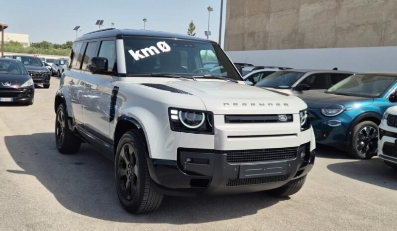 
								LAND ROVER DEFENDER AWD AUTO X-DYNAMIC SE 2026 completo									