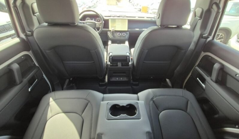 
								LAND ROVER DEFENDER AWD AUTO X-DYNAMIC SE 2026 completo									