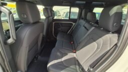 
										LAND ROVER DEFENDER AWD AUTO X-DYNAMIC SE 2026 completo									