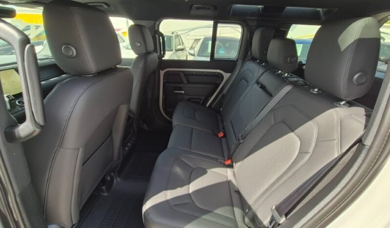 
								LAND ROVER DEFENDER AWD AUTO X-DYNAMIC SE 2026 completo									