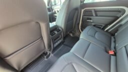 
										LAND ROVER DEFENDER AWD AUTO X-DYNAMIC SE 2026 completo									