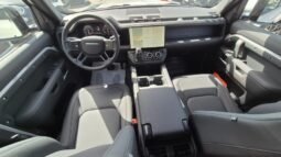 
										LAND ROVER DEFENDER AWD AUTO X-DYNAMIC SE 2026 completo									