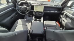 
										LAND ROVER DEFENDER AWD AUTO X-DYNAMIC SE 2026 completo									