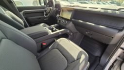 
										LAND ROVER DEFENDER AWD AUTO X-DYNAMIC SE 2026 completo									
