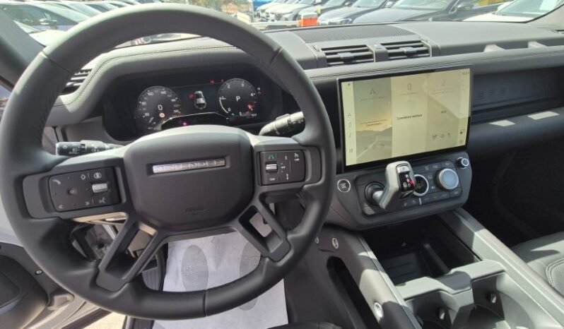 
								LAND ROVER DEFENDER AWD AUTO X-DYNAMIC SE 2026 completo									