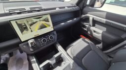 
										LAND ROVER DEFENDER AWD AUTO X-DYNAMIC SE 2026 completo									