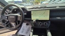 
										LAND ROVER DEFENDER AWD AUTO X-DYNAMIC SE 2026 completo									