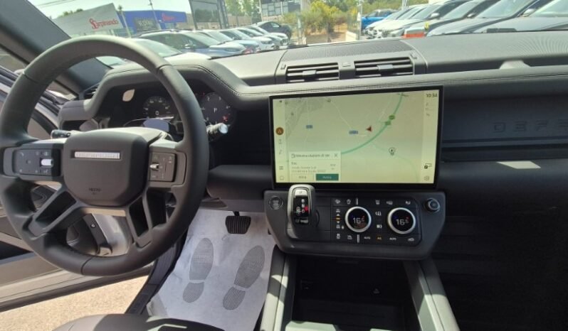 
								LAND ROVER DEFENDER AWD AUTO X-DYNAMIC SE 2026 completo									