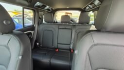 
										LAND ROVER DEFENDER AWD AUTO X-DYNAMIC SE 2026 completo									
