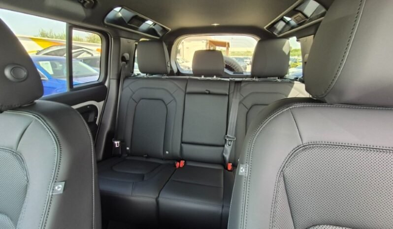 
								LAND ROVER DEFENDER AWD AUTO X-DYNAMIC SE 2026 completo									