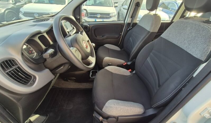 
								Fiat panda HYBRID CITY LIFE 2023 completo									