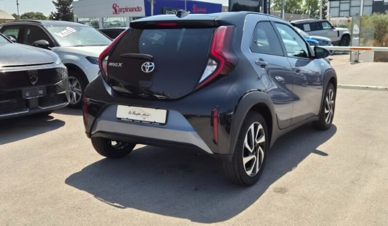 
								Toyota AYGO X 2025 completo									