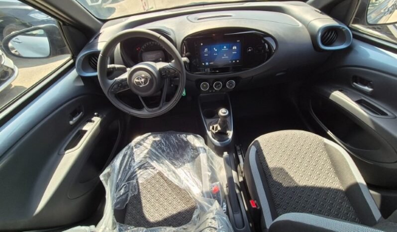 
								Toyota AYGO X 2025 completo									