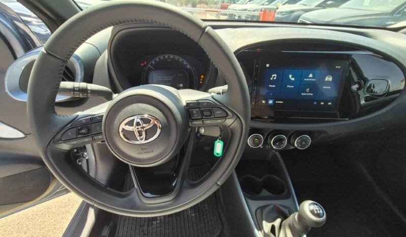 
								Toyota AYGO X 2025 completo									
