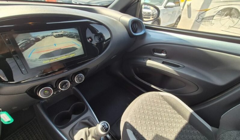 
								Toyota AYGO X 2025 completo									
