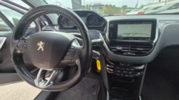 
										Peugeot 2008 BLUEHDI ALLURE 2019 completo									