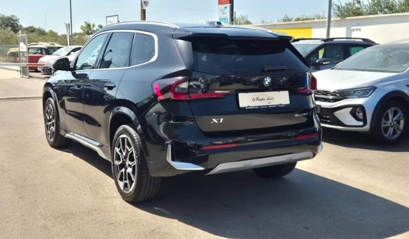 
								BMW X1 SDRIVE 18D M-SPORT 2026 completo									