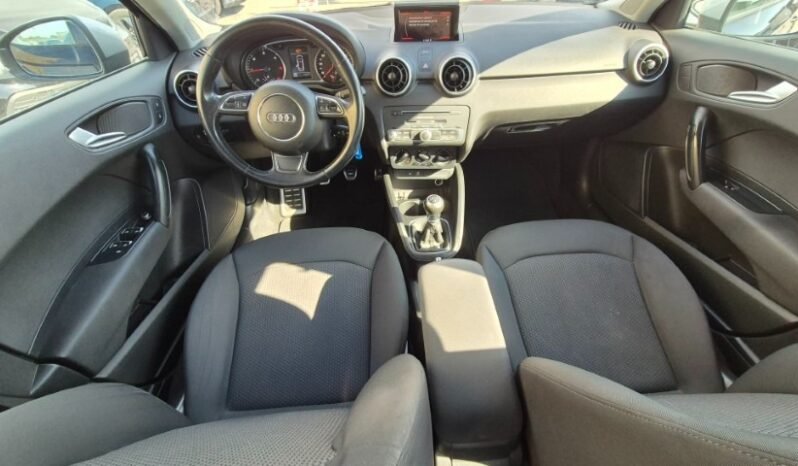 
								Audi A1 SPB 2016 completo									