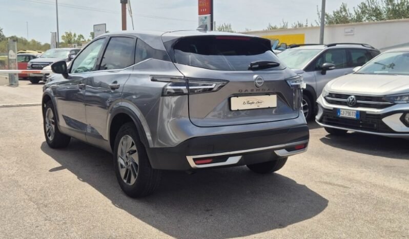 
								Nissan qashqai MHEV ACENTA 2025 completo									