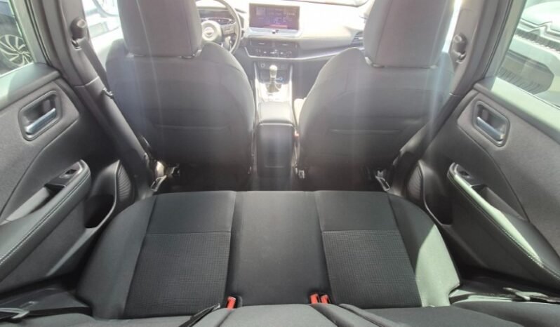 
								Nissan qashqai MHEV ACENTA 2025 completo									
