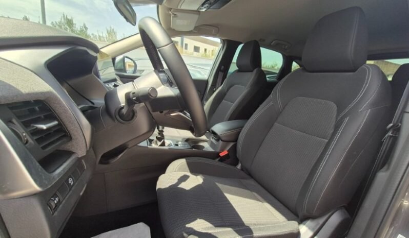 
								Nissan qashqai MHEV ACENTA 2025 completo									