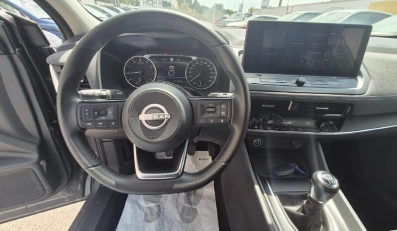 
								Nissan qashqai MHEV ACENTA 2025 completo									