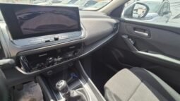 
										Nissan qashqai MHEV ACENTA 2025 completo									