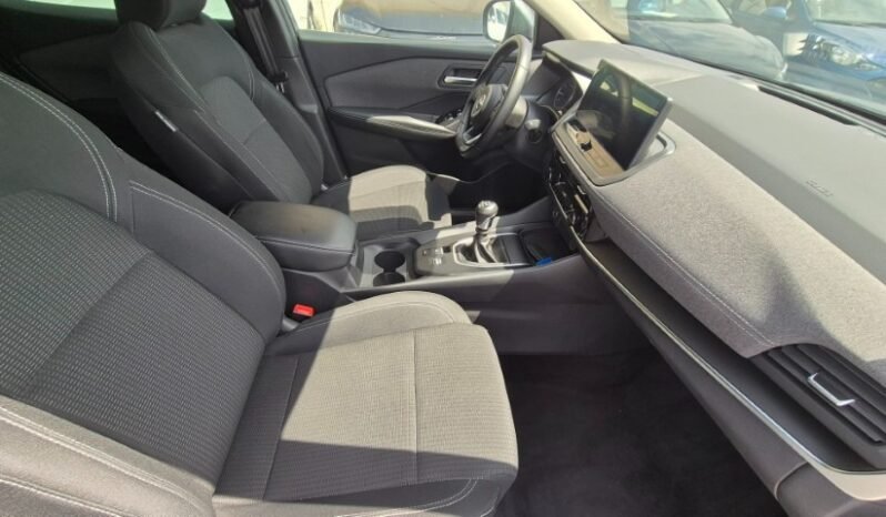 
								Nissan qashqai MHEV ACENTA 2025 completo									
