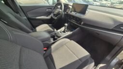 
										Nissan qashqai MHEV ACENTA 2025 completo									