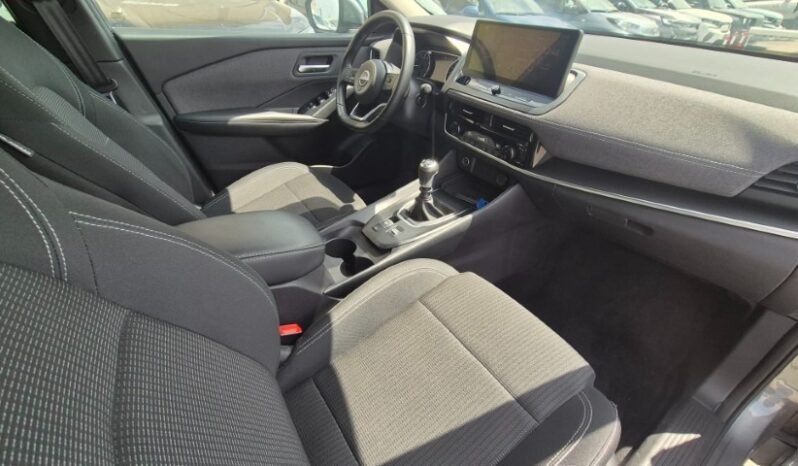 
								Nissan qashqai MHEV ACENTA 2025 completo									