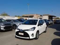 Toyota YARIS HYBRID ACTIVE 2016