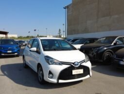 
										Toyota YARIS HYBRID ACTIVE 2016 completo									