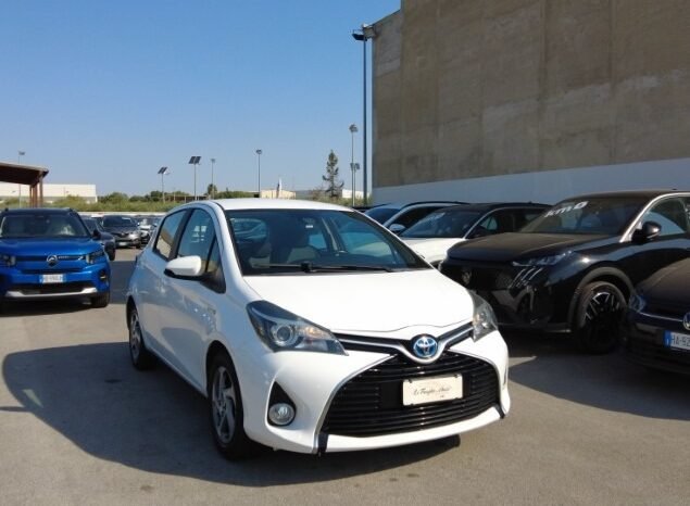 
								Toyota YARIS HYBRID ACTIVE 2016 completo									