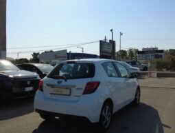 
										Toyota YARIS HYBRID ACTIVE 2016 completo									
