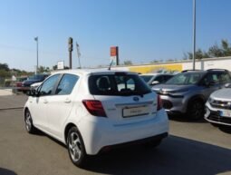 
										Toyota YARIS HYBRID ACTIVE 2016 completo									