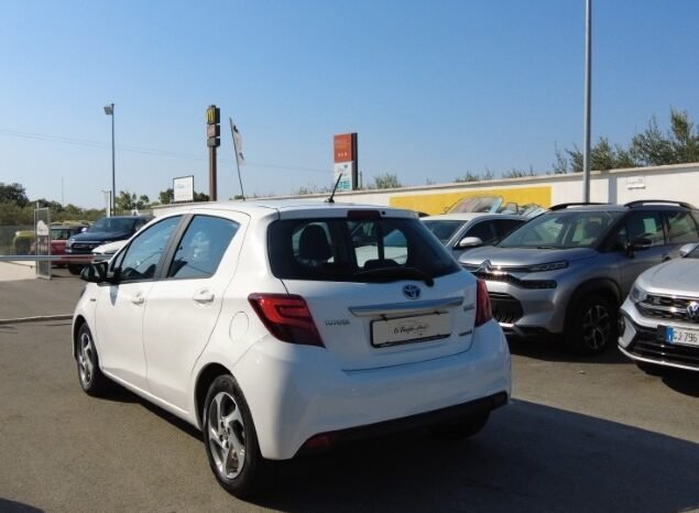 
								Toyota YARIS HYBRID ACTIVE 2016 completo									