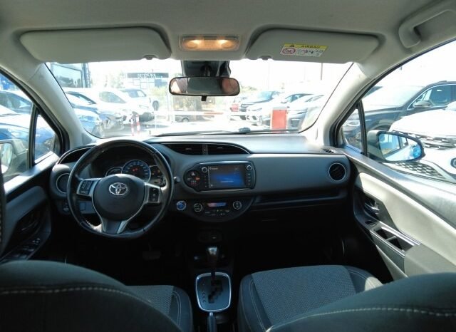 
								Toyota YARIS HYBRID ACTIVE 2016 completo									