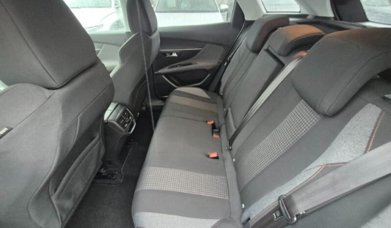 
								Peugeot 3008 EAT8 BUSINESS 2019 completo									