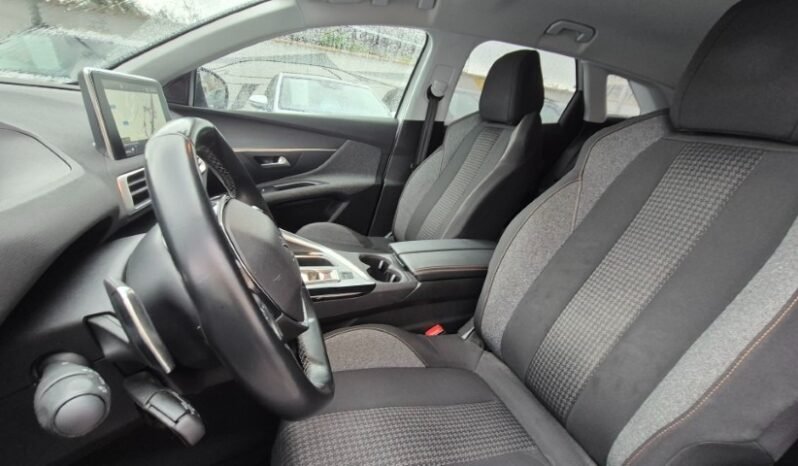 
								Peugeot 3008 EAT8 BUSINESS 2019 completo									