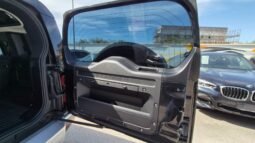 
										LAND ROVER DEFENDER AUTO HSE 2020 completo									