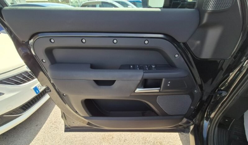 
								LAND ROVER DEFENDER AUTO HSE 2020 completo									