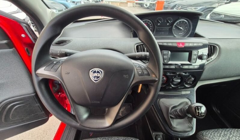 
								Lancia YPSILON 2021 completo									