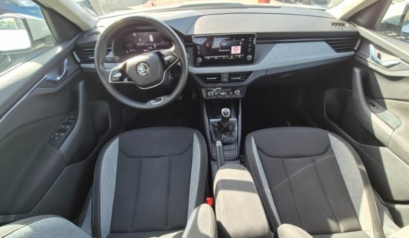 
								Skoda KAMIQ TSI AMBITION 2024 completo									