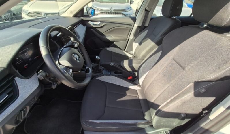 
								Skoda KAMIQ TSI AMBITION 2024 completo									