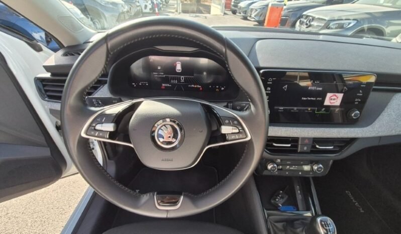 
								Skoda KAMIQ TSI AMBITION 2024 completo									