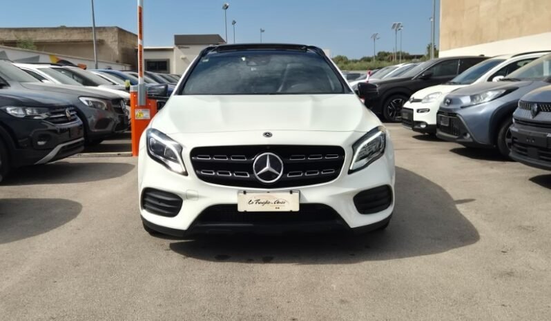 
								Mercedes GLA 220D AUTOMATIC 4MATIC PREMIUM (TETTO APRIBILE) 2017 completo									