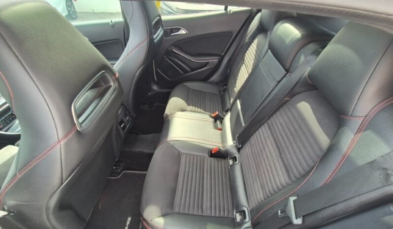 
								Mercedes GLA 220D AUTOMATIC 4MATIC PREMIUM (TETTO APRIBILE) 2017 completo									