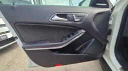 
										Mercedes GLA 220D AUTOMATIC 4MATIC PREMIUM (TETTO APRIBILE) 2017 completo									