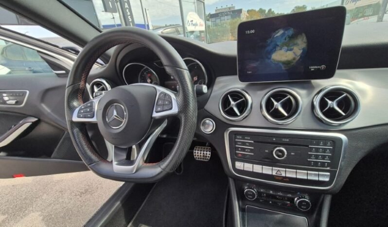 
								Mercedes GLA 220D AUTOMATIC 4MATIC PREMIUM (TETTO APRIBILE) 2017 completo									